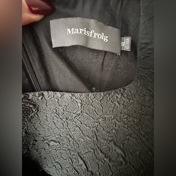 Marisfrolg size 40 (US 8-10) black textured brocade dress - Picture 4 of 8